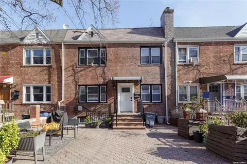 91-45 195th St #1F, Hollis, NY 11423