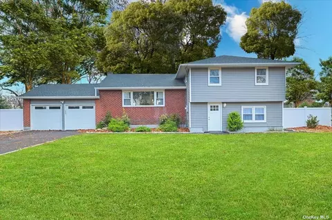 108 Burton Ln, Commack, NY 11725
