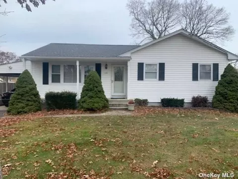 130 Sheets Ave, Holbrook, NY 11741