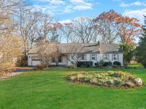31 Frances Blvd, Holtsville, NY 11742