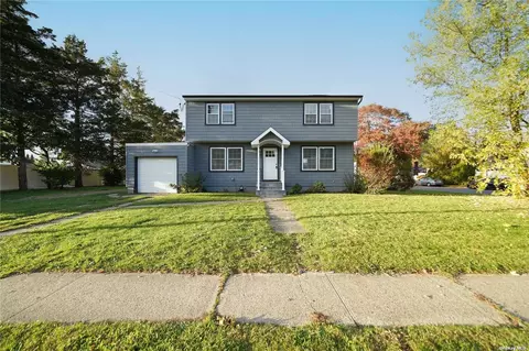 233 Grand Blvd, Deer Park, NY 11729