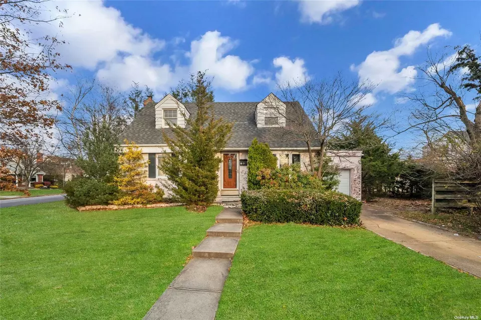 488 Latham Rd, Mineola, NY 11501 35 Photos Movoto