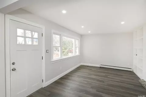 32 W 16th St, Huntington Station, NY 11746