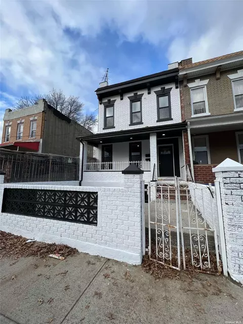 135 Dumont Ave, Brooklyn, NY 11212