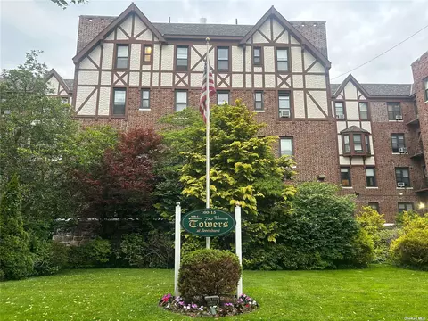 160-15 Powells Cove Blvd #B104, Beechhurst, NY 11357