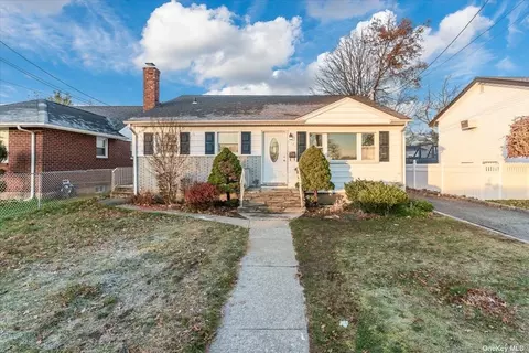 173 Brooklyn Ave, Westbury, NY 11590