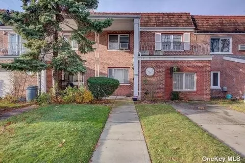 77-36 171st St, Fresh Meadows, NY 11366