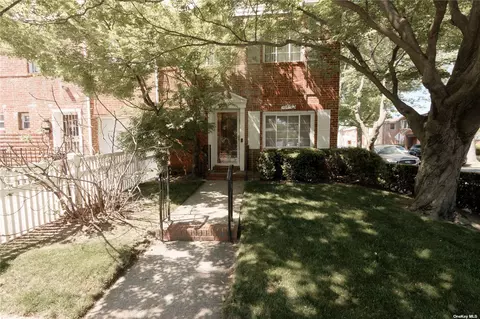 164-47 73rd Ave, Fresh Meadows, NY 11366