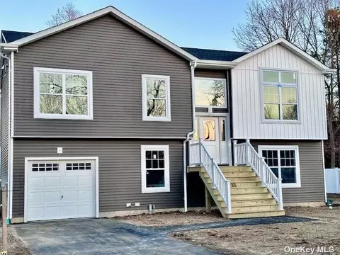 3 Ormond Pl, Mastic, NY 11950