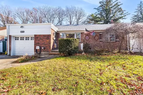 879 Niagara St, Elmont, NY 11003