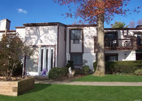45 Richmond Blvd #2A, Ronkonkoma, NY 11779