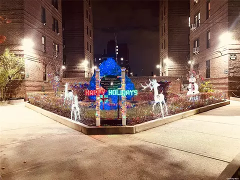 43-34 Union St #2A, Flushing, NY 11355