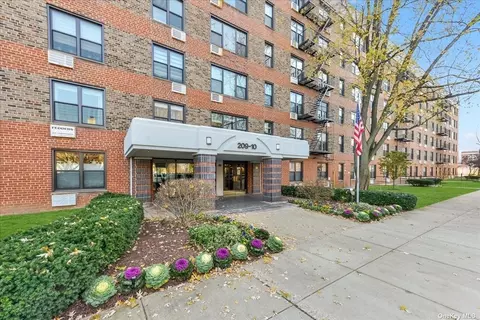 209-10 41st Ave #1F, Bayside, NY 11361