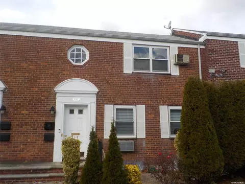 71-27 260th St #A-2, Glen Oaks, NY 11004