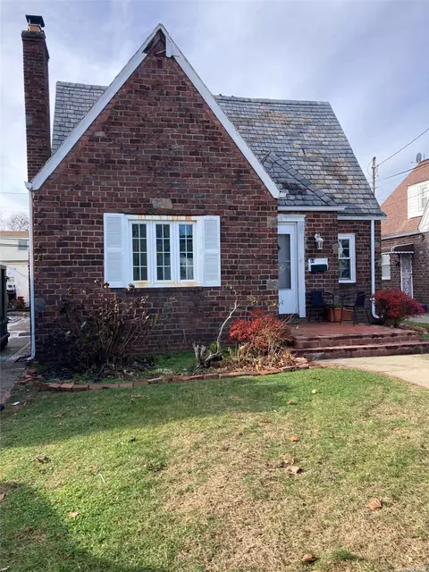 44 Sunnyside Ave, Hempstead, NY 11550