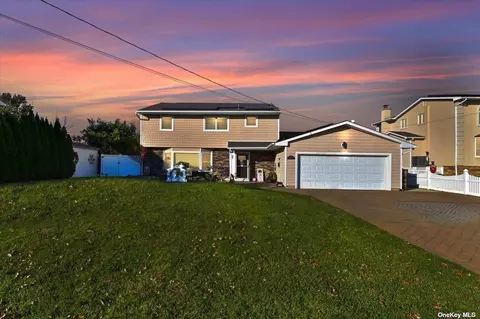 29 Florence Ave, Massapequa, NY 11758