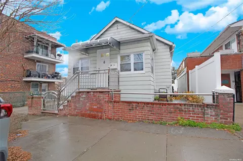 52-37 84th St, Elmhurst, NY 11373