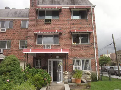 21-02 Hoyt Ave, Astoria, NY 11102