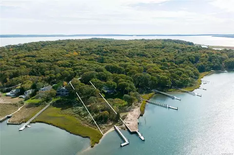 1300 Broadwaters Rd, Cutchogue, NY 11935