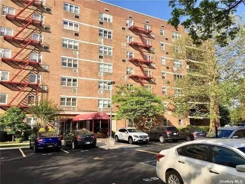 151-25 88th St #4M, Howard Beach, NY 11414