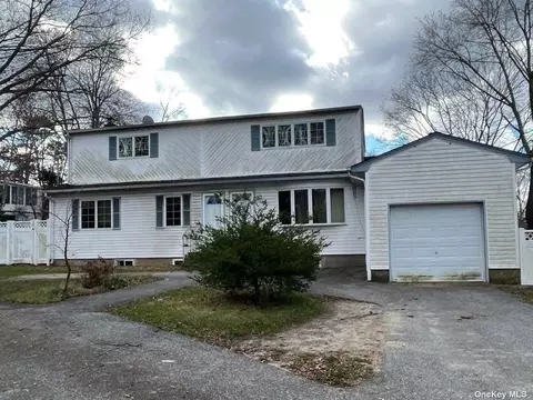 40 Seusing Blvd, Ronkonkoma, NY 11779