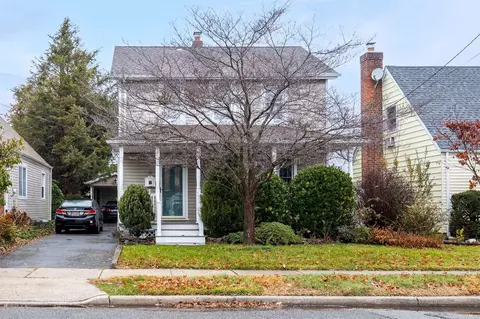 30 Terrace Pl, Hicksville, NY 11801
