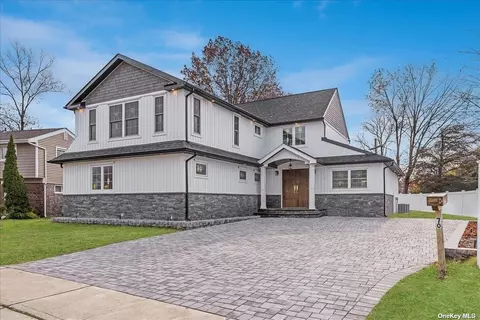 70 Joyce Rd, Plainview, NY 11803