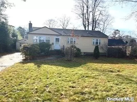 18 Brevoort Pl, Brentwood, NY 11717
