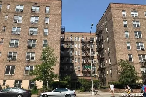 42-45 Kissena Blvd #2X, Flushing, NY 11355