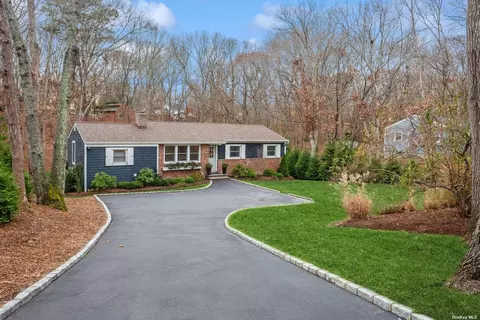 37 Washington Heights Ave, Hampton Bays, NY 11946