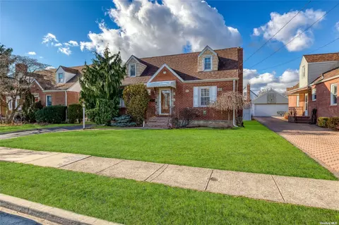 78 Edwards Pl, Valley Stream, NY 11580