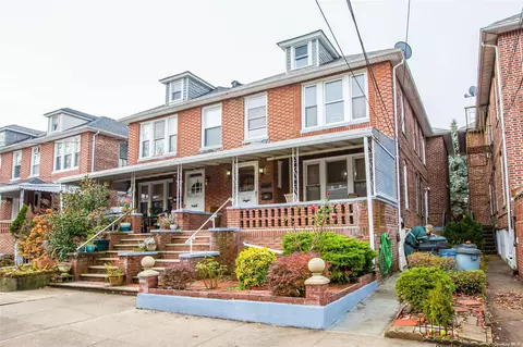 12-22 116th St, College Point, NY 11356