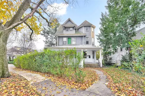120-20 84 Ave, Kew Gardens, NY 11415