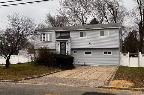 1539 Illinois Ave, Bay Shore, NY 11706