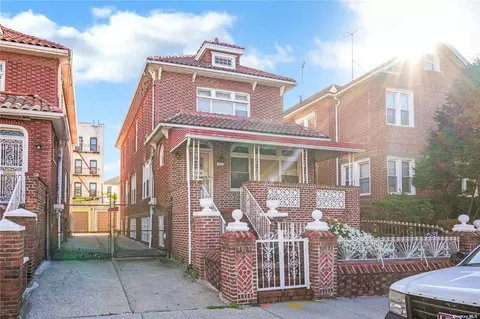 211 E 53rd St, Brooklyn, NY 11203