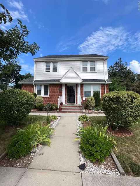 99 Kennedy Ave, Hempstead, NY 11550