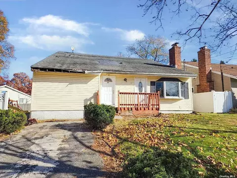 2 Flanders Ave # B, Melville, NY 11747