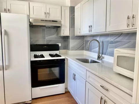 61-25 97th St #11D, Rego Park, NY 11374