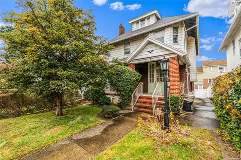 115-21 9th Ave, College Point, NY 11356