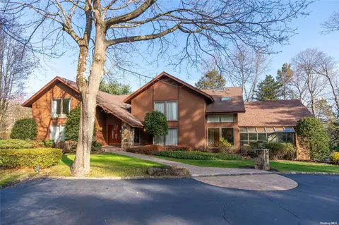 1278 Ridge Rd, Laurel Hollow, NY 11791