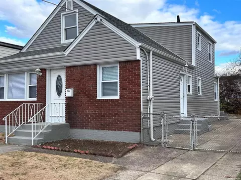 351 Baldwin Rd, Hempstead, NY 11550
