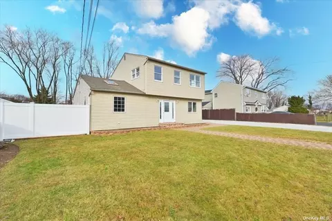 277 15th St, West Babylon, NY 11704
