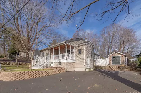 82 Hempstead Dr, Sound Beach, NY 11789