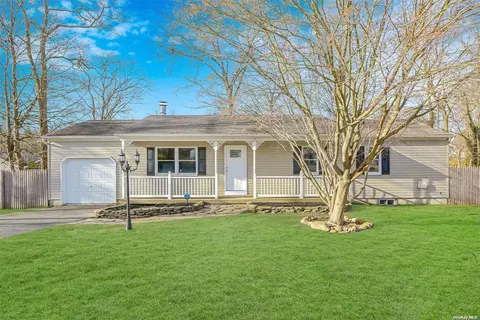 12 Patchogue Holbrook Rd, Ronkonkoma, NY 11779