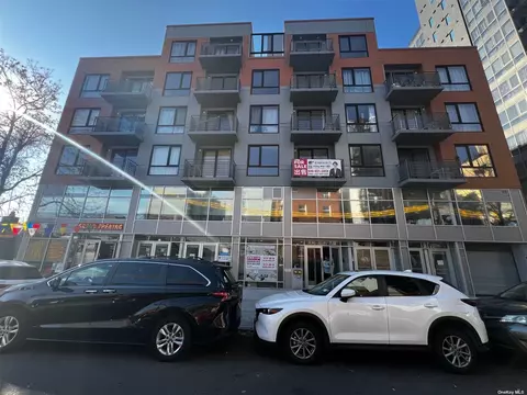 35-20 146th St #3H, Flushing, NY 11354