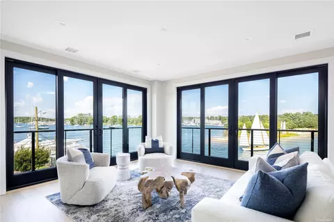 123 Sterling Ave #5, Greenport, NY 11944