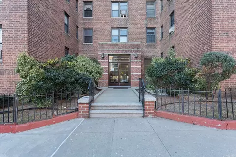 102-36 64 Ave #4A, Forest Hills, NY 11375