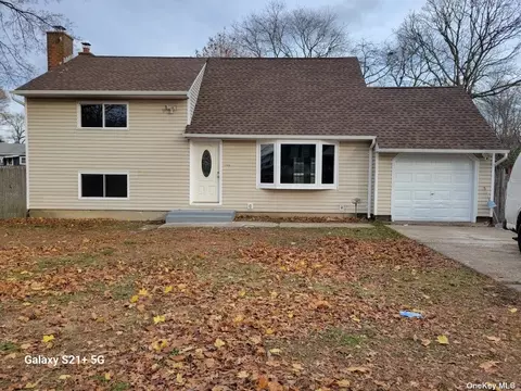 1533 Ferndale Blvd, Central Islip, NY 11722