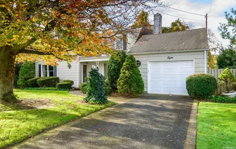 8 Girard Ave, Bay Shore, NY 11706