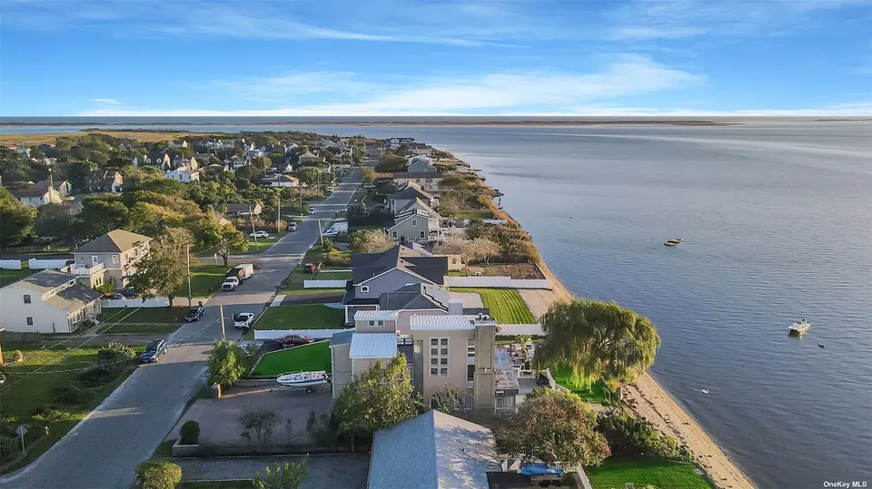 68 Grandview Dr, Shirley, NY 11967 28 Photos Movoto